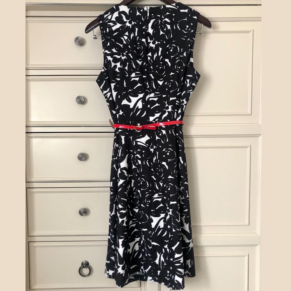 DRESS BARN Sleeveless Floral Fit & Flare Dress - Picture 8 of 16